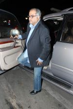 Boney Kapoor leave for IIFA to Singapore in International airport on 6th June 2012 (105).JPG